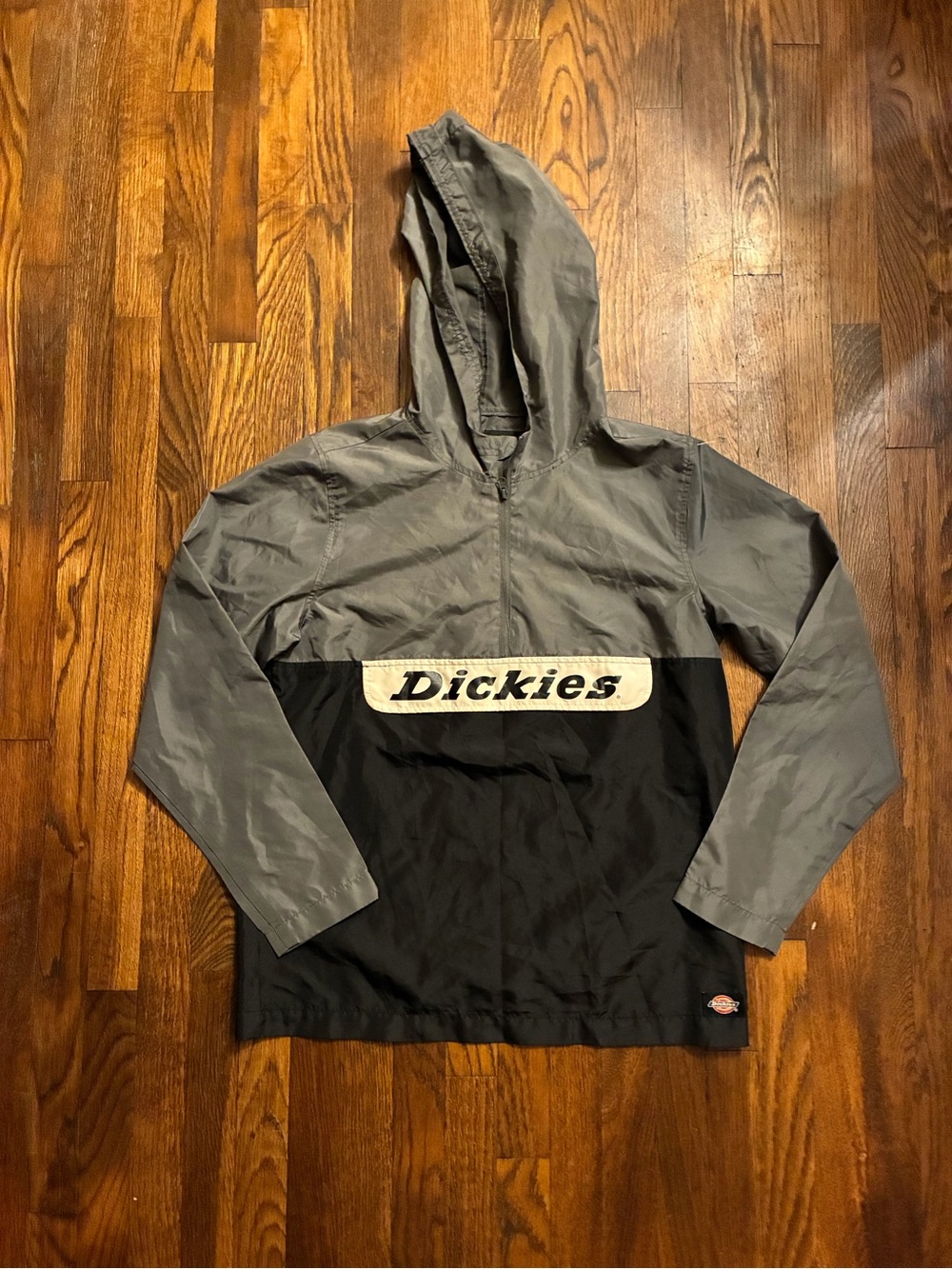 Dickies pullover windbreaker size youth XL